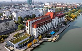 Hilton Vienna Danube Waterfront